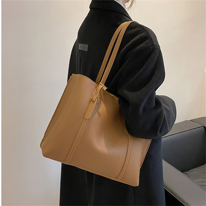 Classic Black Faux Leather Tot - đánh giá và giá Leatherworking Classic