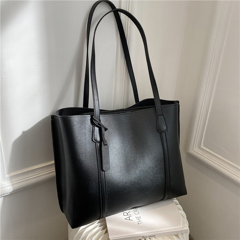 Classic Black Faux Leather Tot - đánh giá và giá Leatherworking Classic