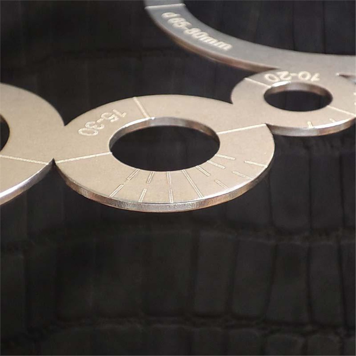 Leatherworking Corner Cutting  - đánh giá và giá Leatherwork Ruler